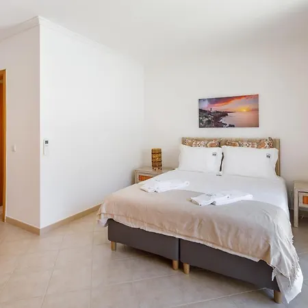 Falesia Sunshine By The Portuguese Butler Albufeira