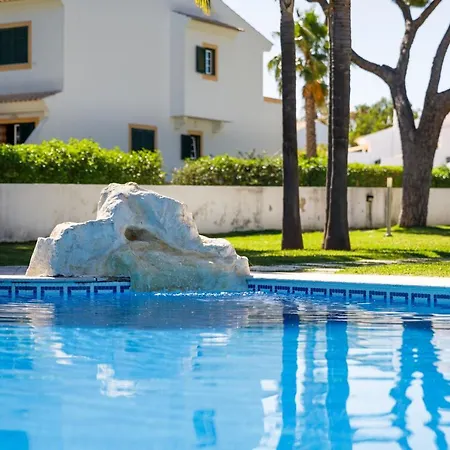 Falesia Sunshine By The Portuguese Butler Villa *